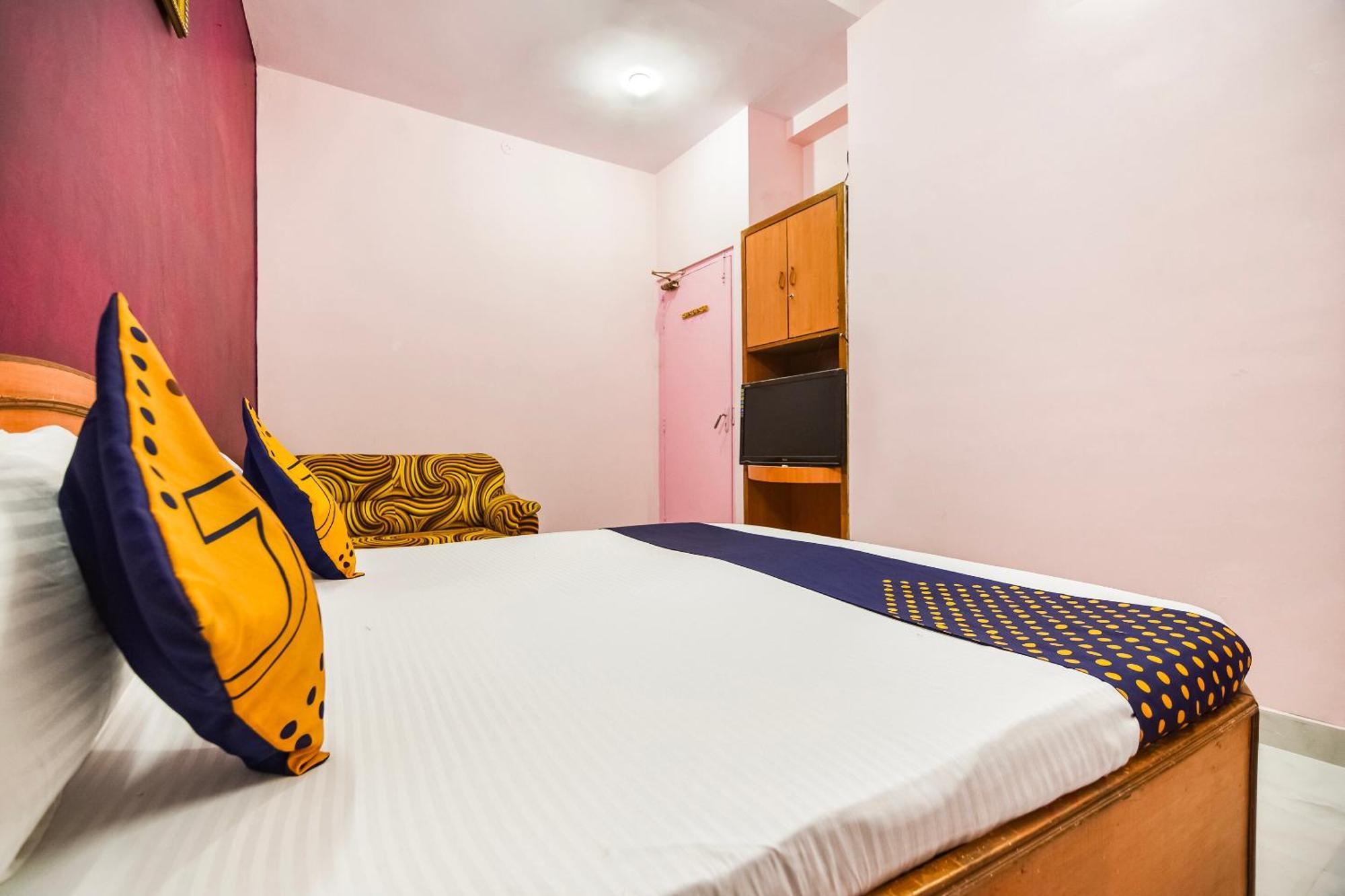 Spot On Hotel Midtown Gondia Exterior photo